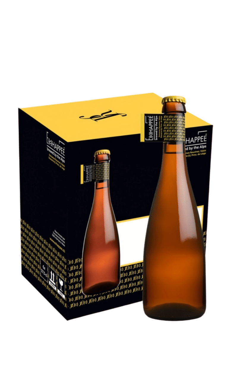 Deux bouteilles de bière L'Échappée devant leur emballage noir et jaune